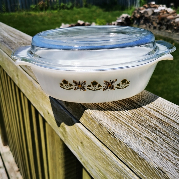 Vintage Anchor Hocking Fire King Casserole Dish in Meadow Green Pattern with Lid - Picture 4 of 12